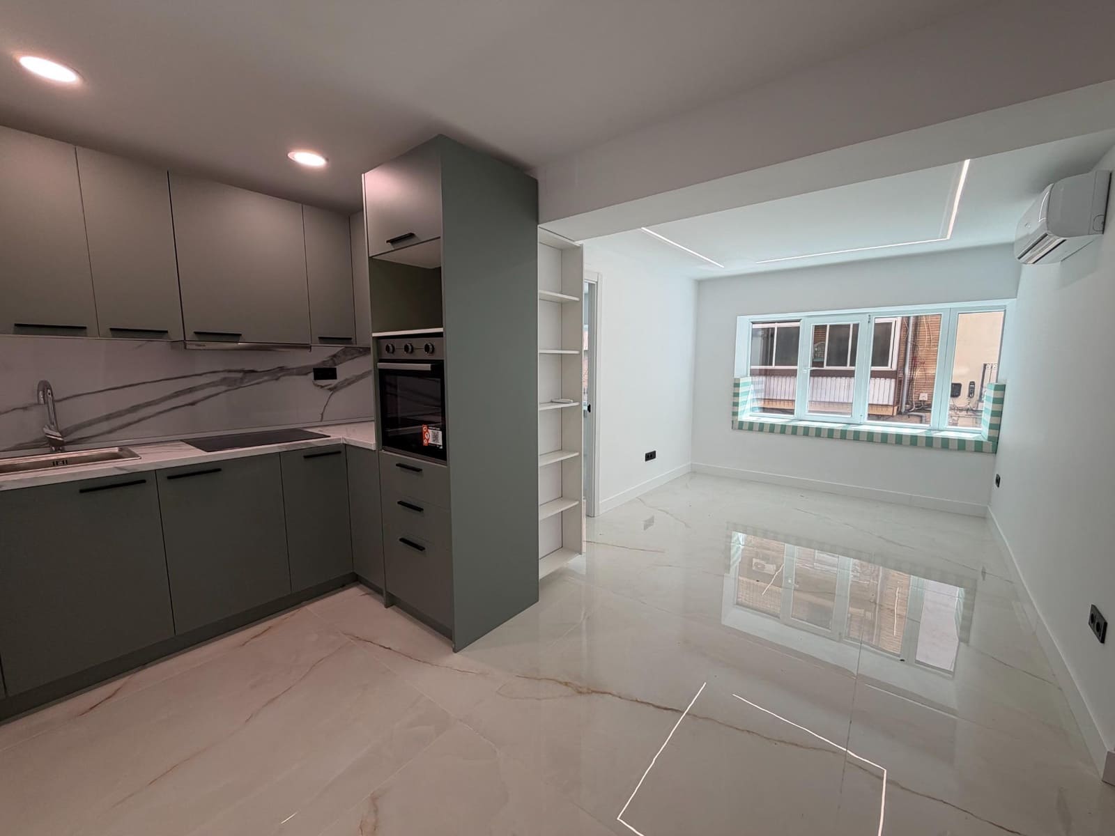 2 soverom Leilighet til salgs i Alicante by - € 210 000 (Ref: 10102630)