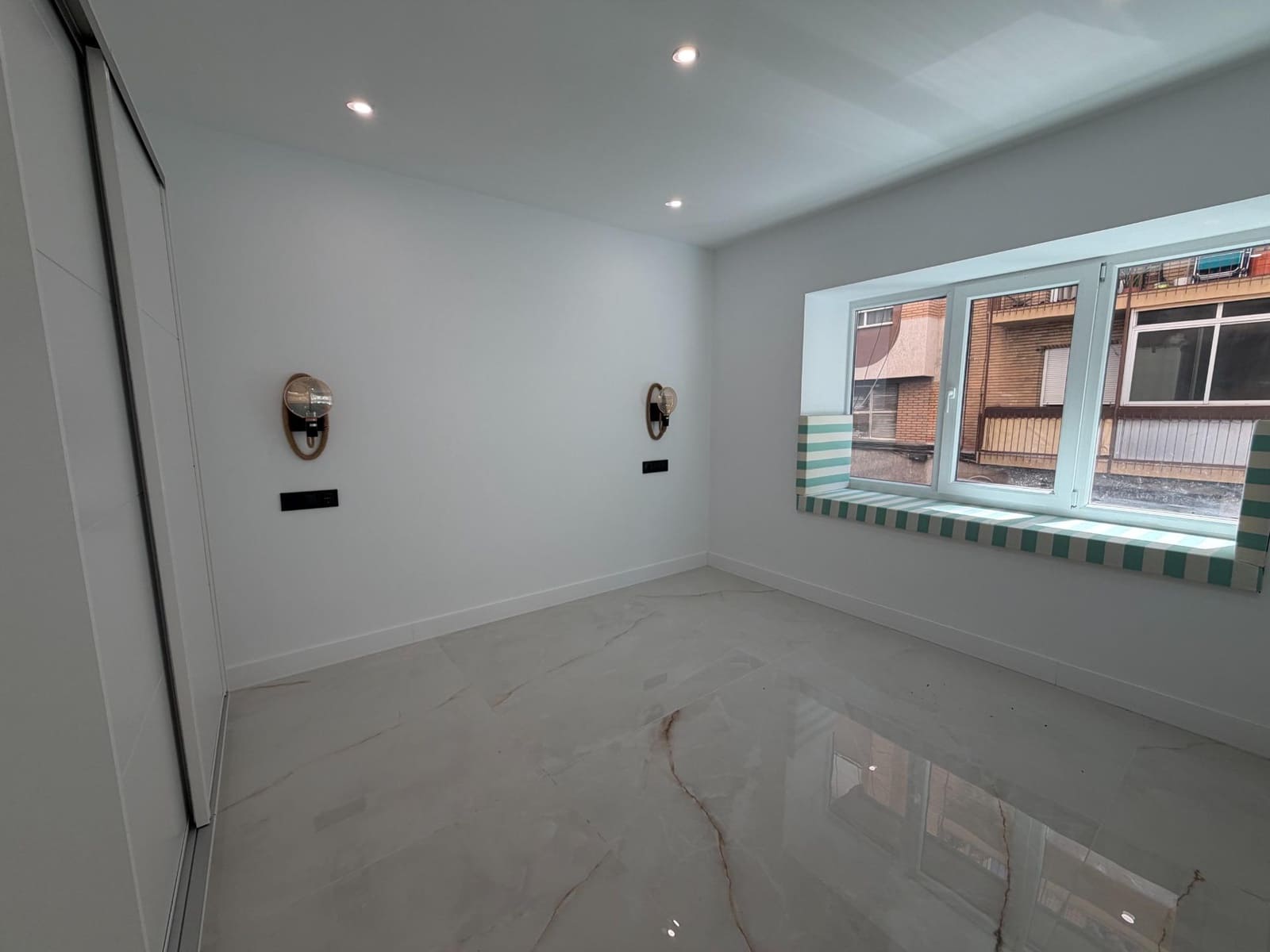 2 soverom Leilighet til salgs i Alicante by - € 210 000 (Ref: 10102630)