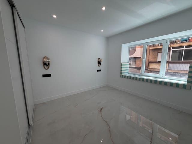 2 soverom Leilighet til salgs i Alicante by - € 210 000 (Ref: 10102630)