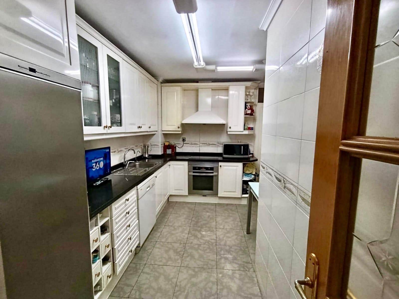 4 bedroom Flat for sale in Alicante / Alacant city with pool garage - € 295,000 (Ref: 10109698)
