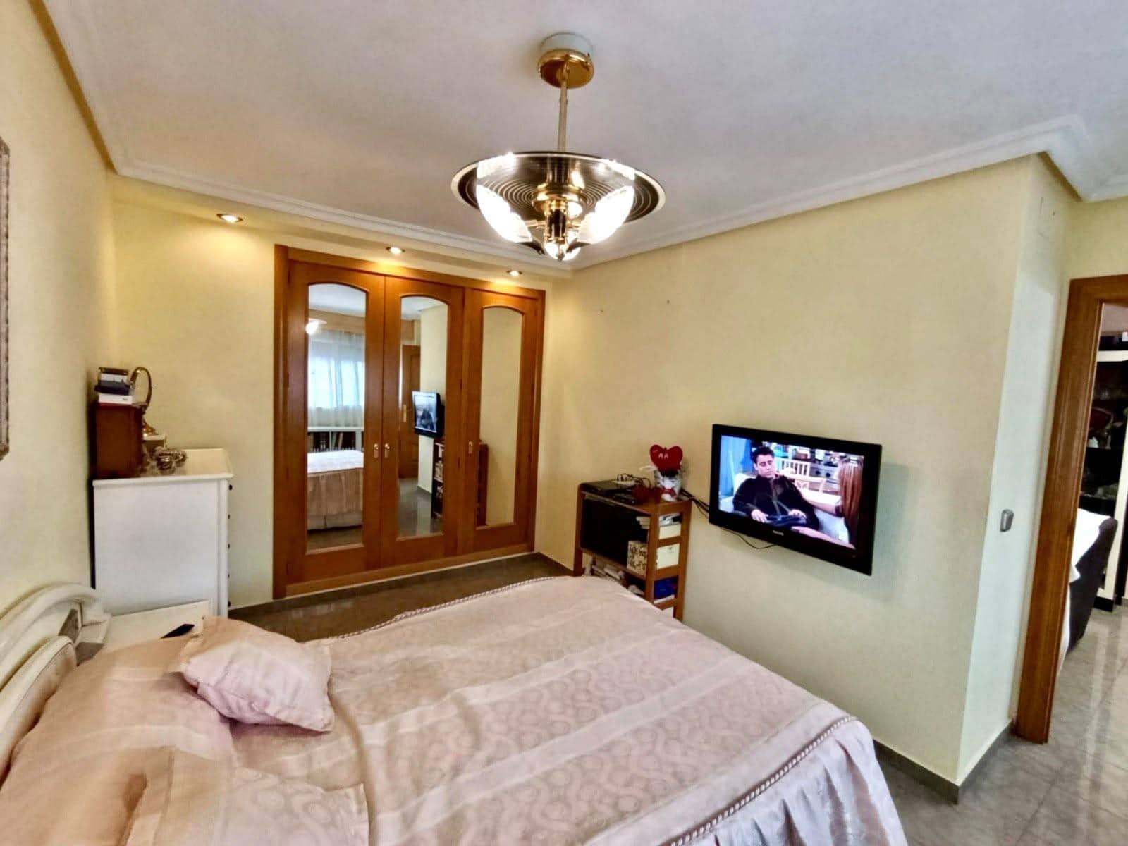 4 bedroom Flat for sale in Alicante / Alacant city with pool garage - € 295,000 (Ref: 10109698)