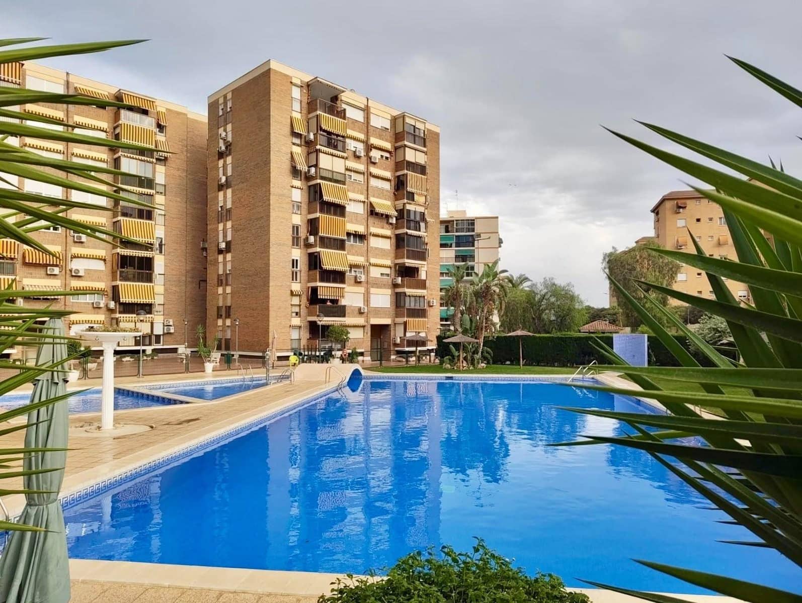 4 bedroom Flat for sale in Alicante / Alacant city with pool garage - € 295,000 (Ref: 10109698)