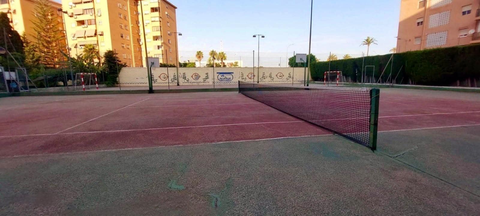 4 bedroom Flat for sale in Alicante / Alacant city with pool garage - € 295,000 (Ref: 10109698)