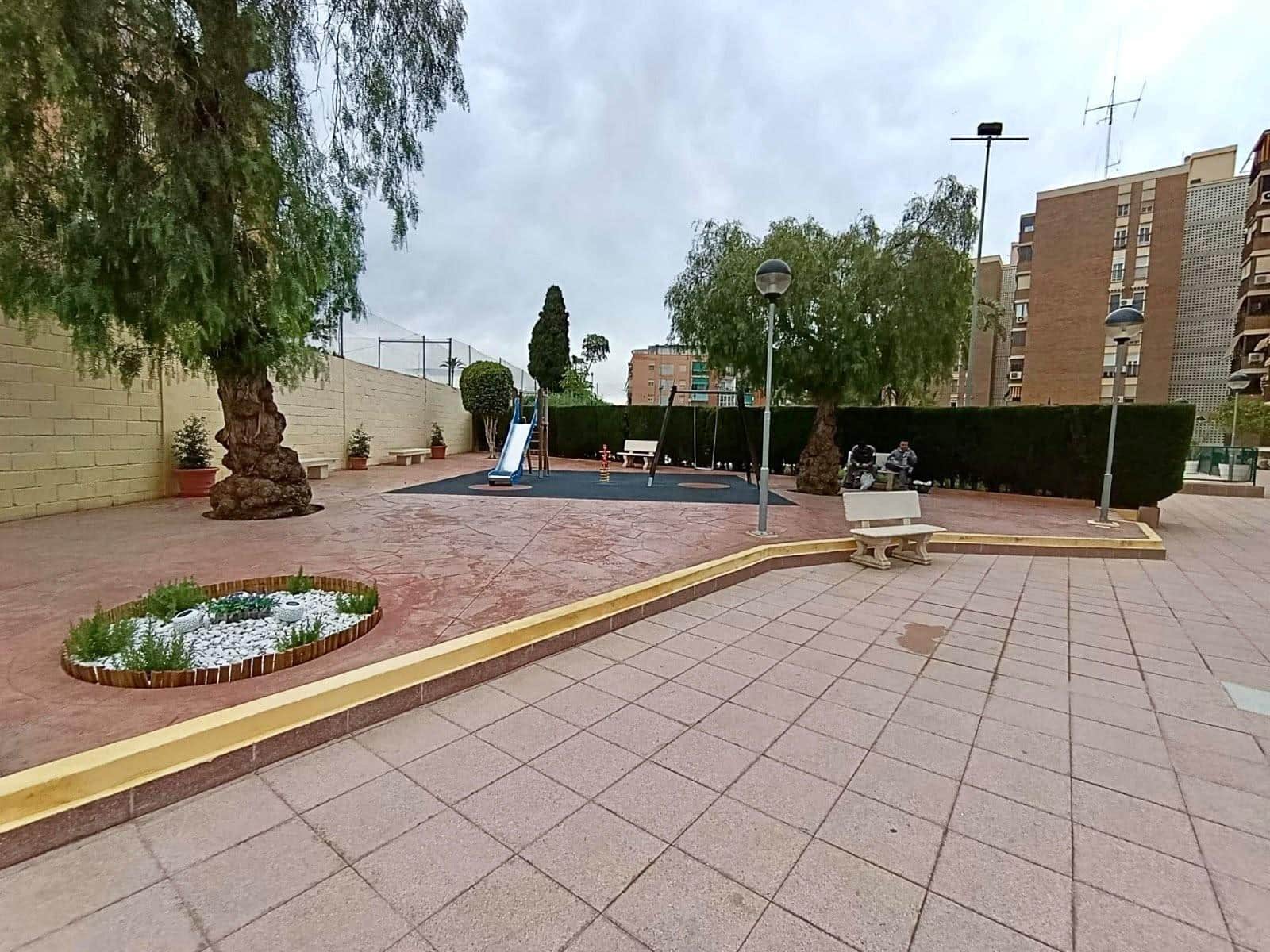 4 bedroom Flat for sale in Alicante / Alacant city with pool garage - € 295,000 (Ref: 10109698)