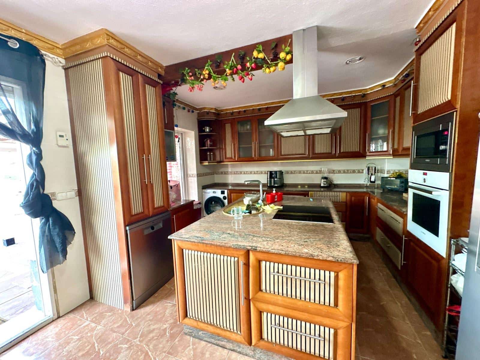 3 soverom Villa til salgs i Muchamiel / Mutxamel med svømmebasseng garasje - € 539 000 (Ref: 10132034)