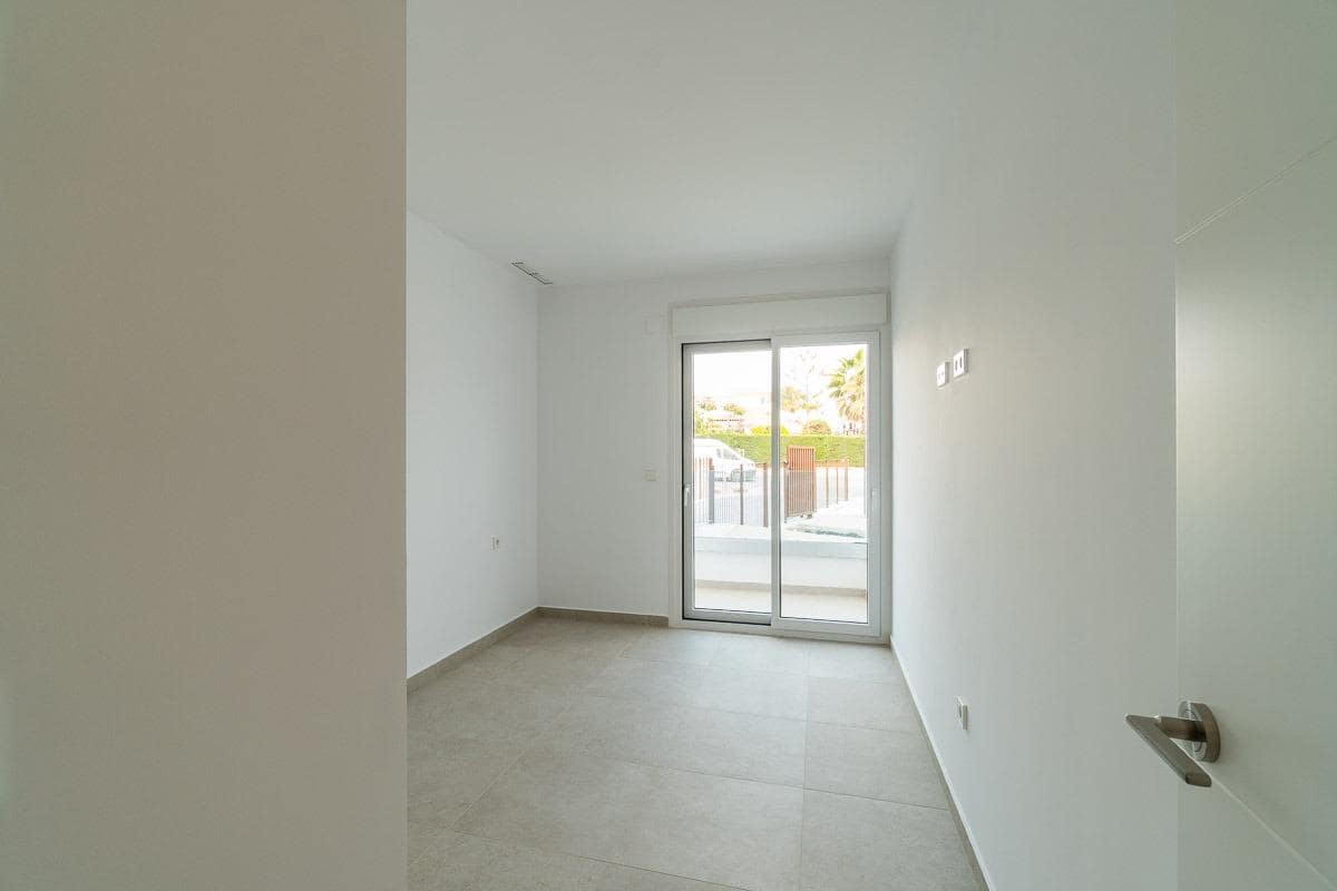 3 sovrum Lägenhet till salu i Playa Flamenca med pool garage - 380 000 € (Ref: 9007405)