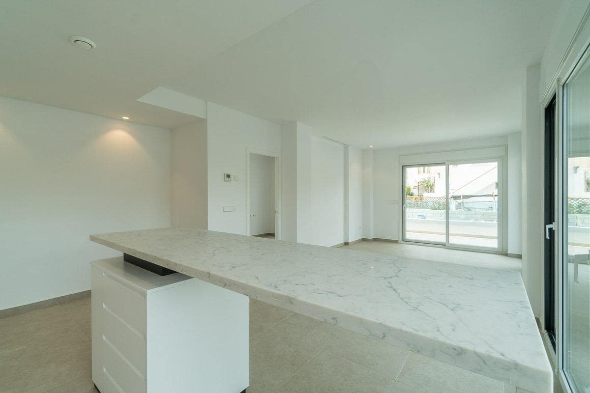 3 sovrum Lägenhet till salu i Playa Flamenca med pool garage - 380 000 € (Ref: 9007405)