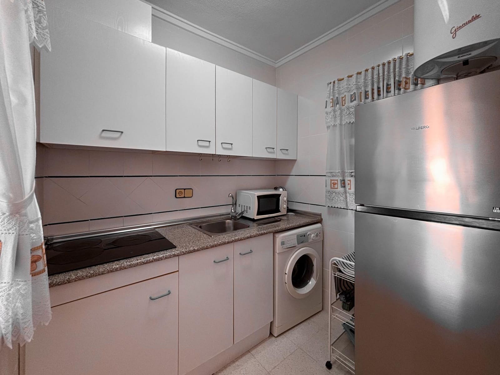 2 soverom Leilighet til salgs i Torrevieja med svømmebasseng - € 129 900 (Ref: 9402463)