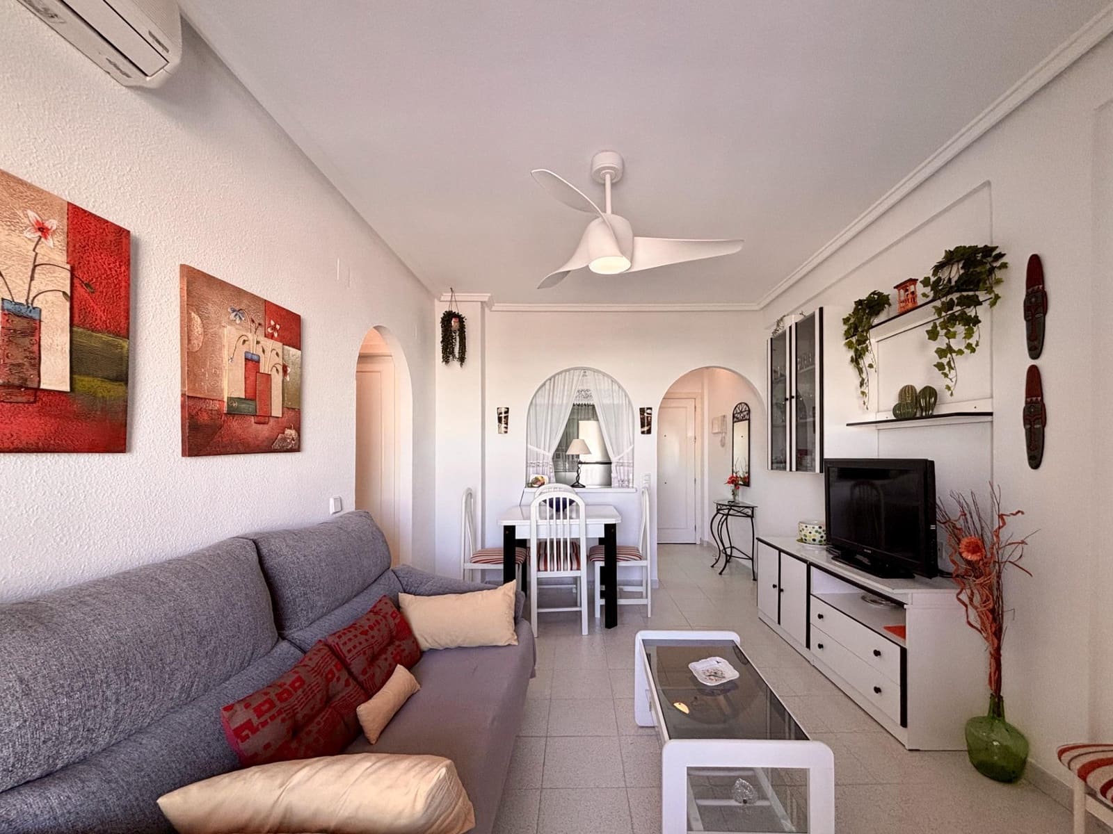 2 soverom Leilighet til salgs i Torrevieja med svømmebasseng - € 129 900 (Ref: 9402463)