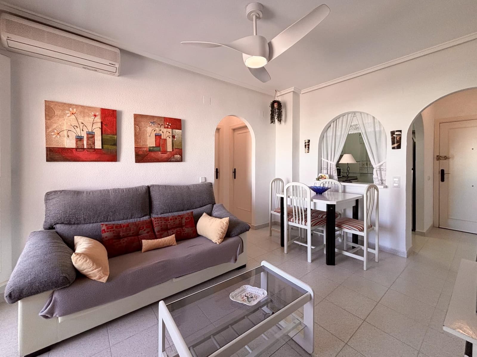 2 soverom Leilighet til salgs i Torrevieja med svømmebasseng - € 129 900 (Ref: 9402463)