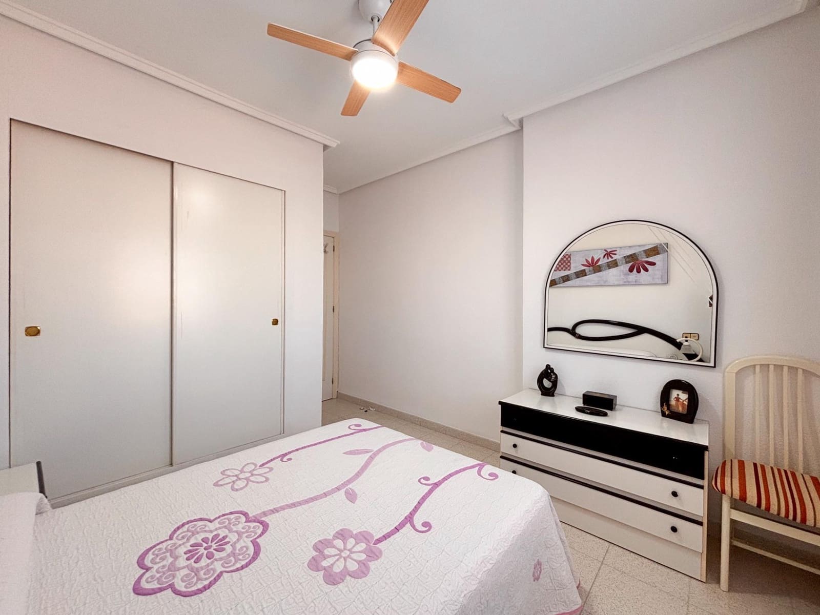 2 soverom Leilighet til salgs i Torrevieja med svømmebasseng - € 129 900 (Ref: 9402463)