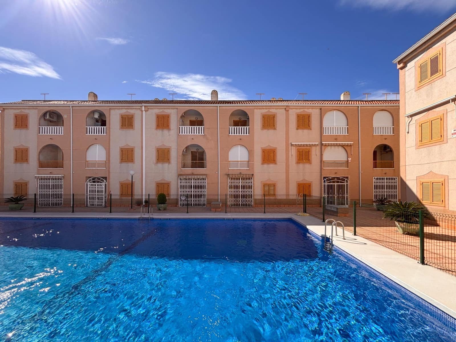 2 soverom Leilighet til salgs i Torrevieja med svømmebasseng - € 129 900 (Ref: 9402463)