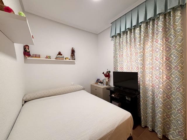 3 quarto Apartamento para venda em Centro, Torrevieja - 165 000 € (Ref: 9402464)