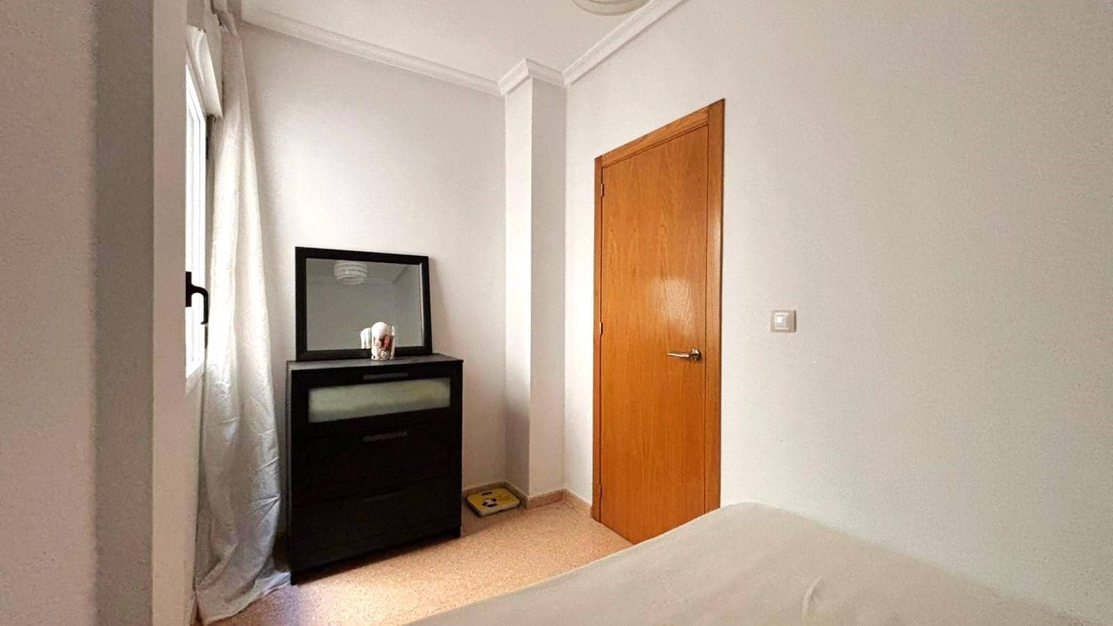 2 makuuhuone Huoneisto myytävänä paikassa Torrevieja - 135 000 € (Ref: 9527859)