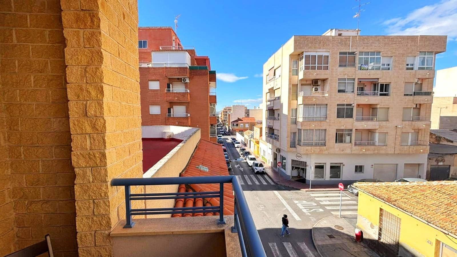 2 makuuhuone Huoneisto myytävänä paikassa Torrevieja - 135 000 € (Ref: 9527859)