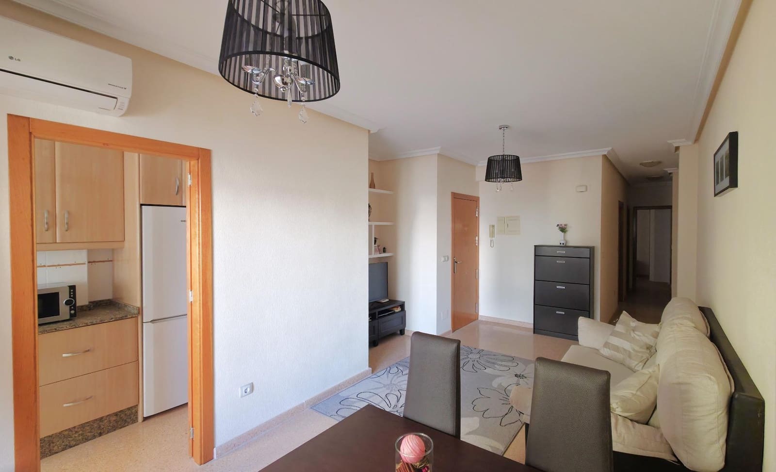 2 makuuhuone Huoneisto myytävänä paikassa Torrevieja - 135 000 € (Ref: 9527859)