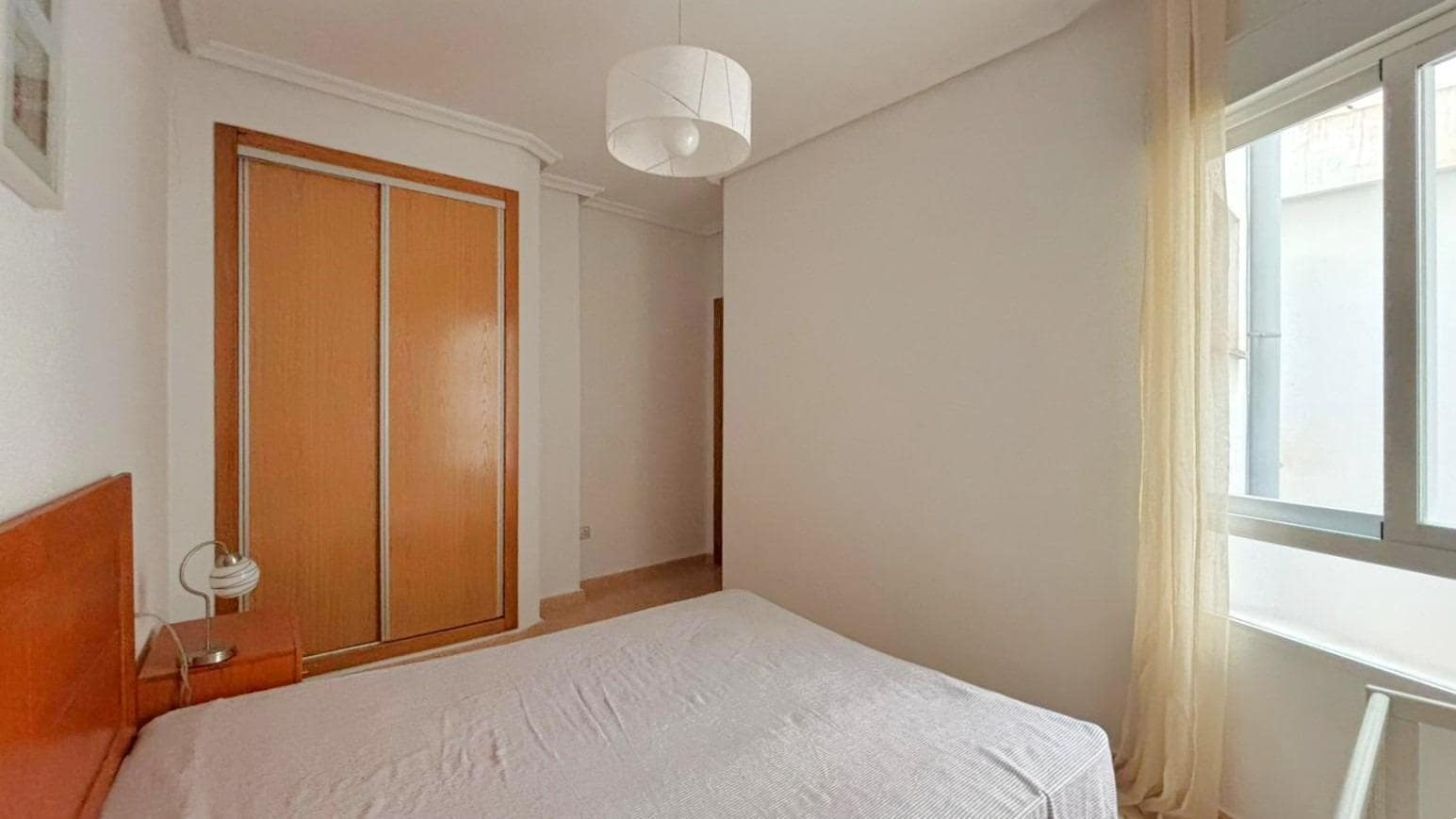 Apartamento de 2 habitaciones en Torrevieja en venta - 135.000 € (Ref: 9527859)