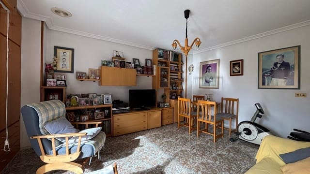 Piso de 3 habitaciones en Torrevieja en venta - 310.000 € (Ref: 9533950)
