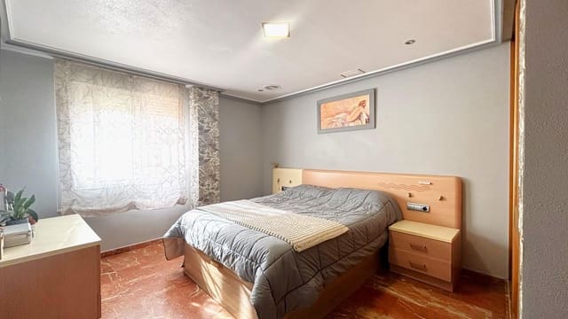 4 makuuhuone Huoneisto myytävänä paikassa Centro - Muelle Pesquero, Torrevieja mukana 
autotalli - 257 900 € (Ref: 9565421)