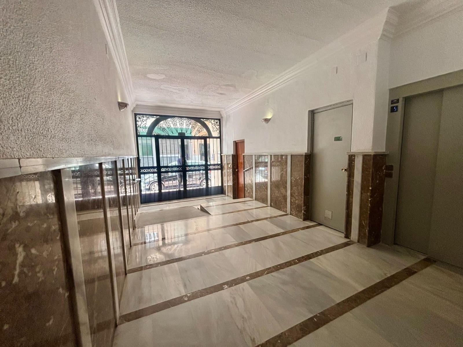 2 Zimmer Apartment zu verkaufen in Torrevieja - 160.000 € (Ref: 9625906)