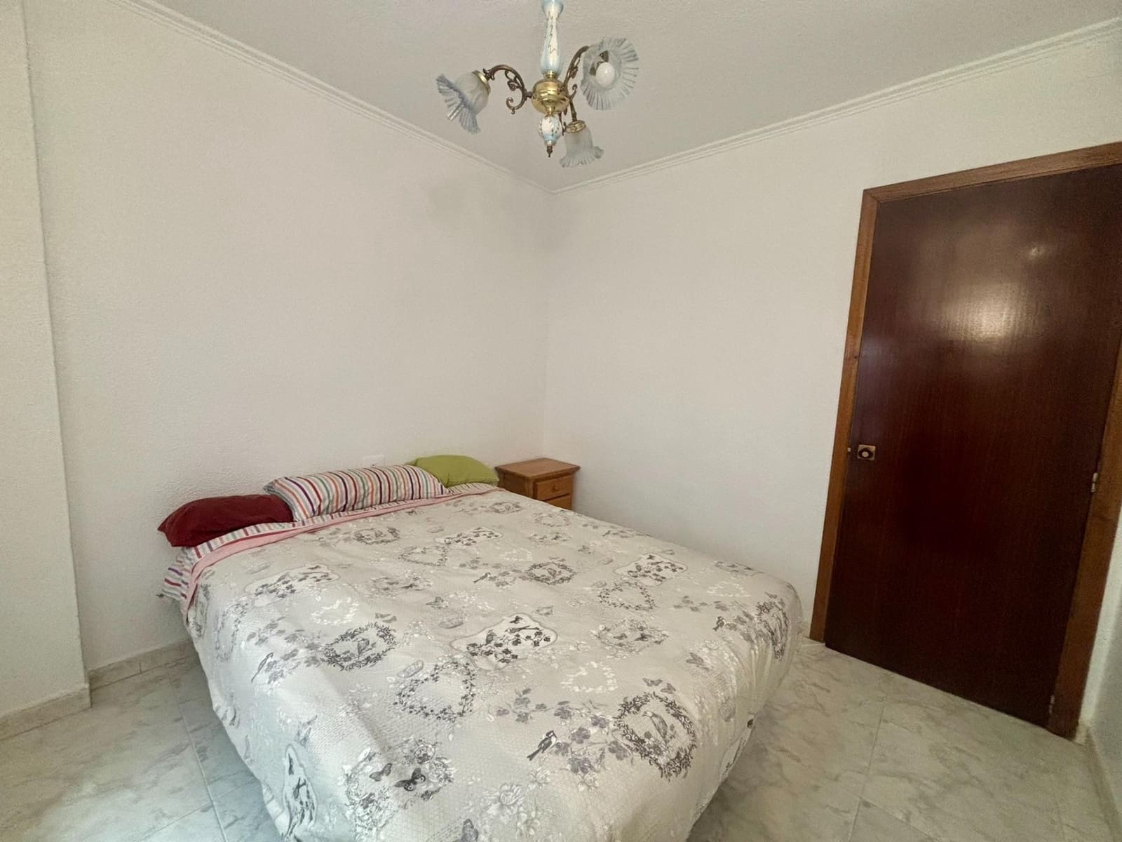 Apartamento de 2 habitaciones en Torrevieja en venta - 160.000 € (Ref: 9696296)