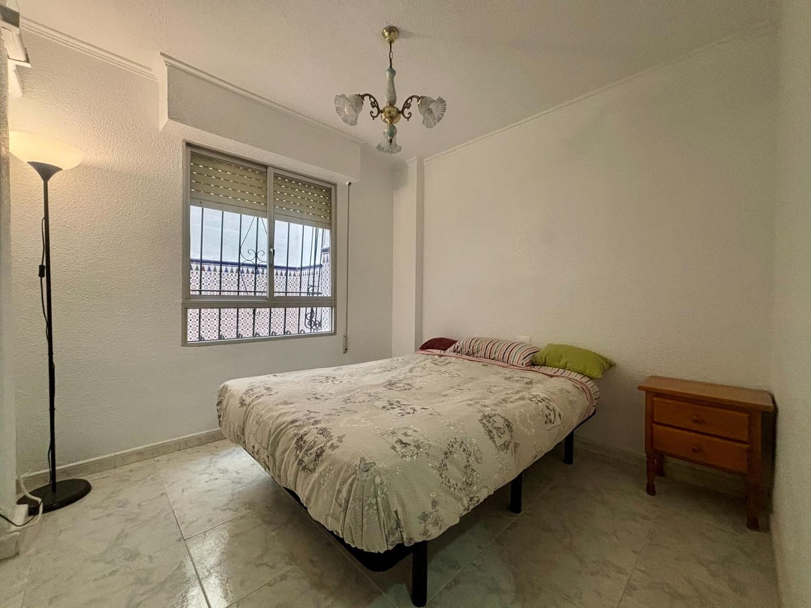 Apartamento de 2 habitaciones en Torrevieja en venta - 160.000 € (Ref: 9696296)