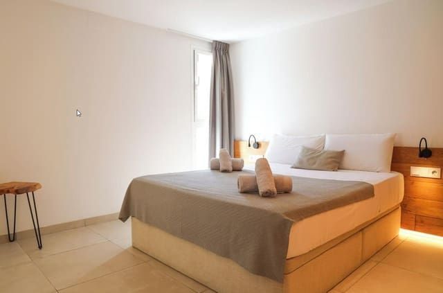 16 makuuhuone Huoneisto myytävänä paikassa San Jose / Sant Josep de Sa Talaia mukana uima-altaan - 3 500 000 € (Ref: 9820389)