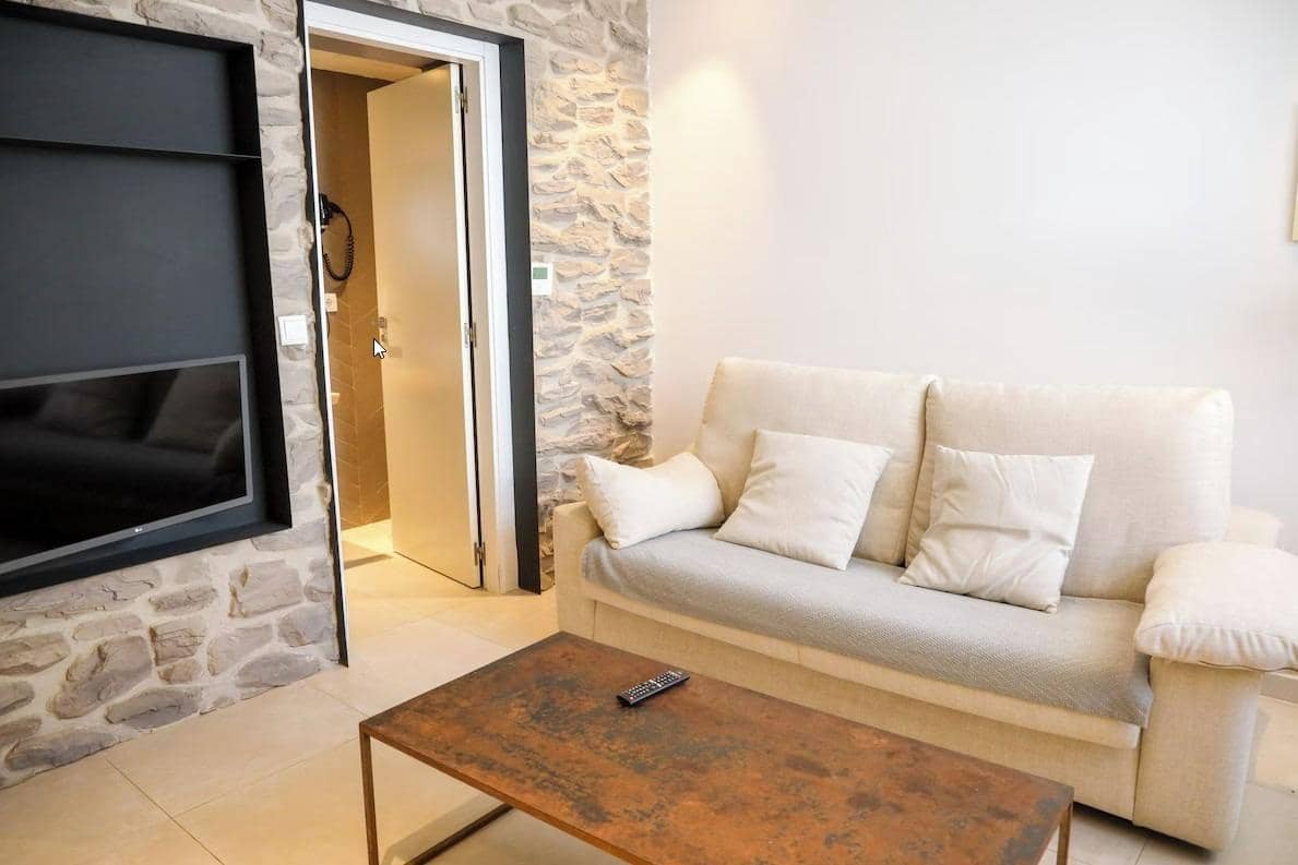 16 makuuhuone Huoneisto myytävänä paikassa San Jose / Sant Josep de Sa Talaia mukana uima-altaan - 3 500 000 € (Ref: 9820389)