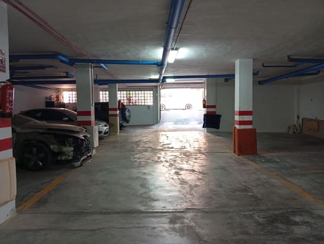 Garage til salg i Centro, Torrevieja - € 13.990 (Ref: 9823079)