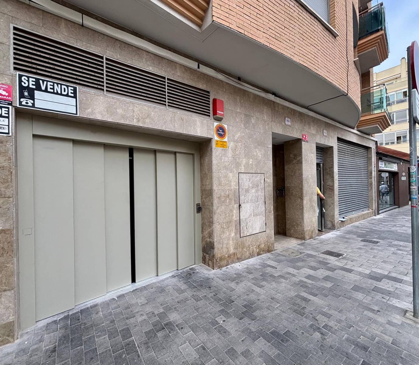 Garagem para venda em Torrevieja - 15 000 € (Ref: 9900232)