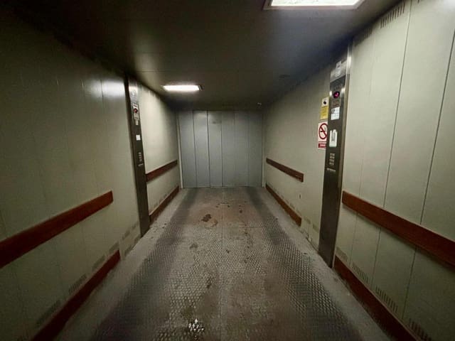 Garage à vendre à Torrevieja - 15 000 € (Ref: 9900232)