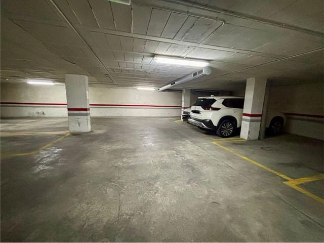 Garage à vendre à Torrevieja - 15 000 € (Ref: 9900232)