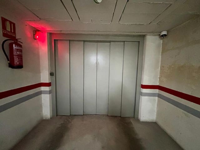 Garage à vendre à Torrevieja - 15 000 € (Ref: 9900232)