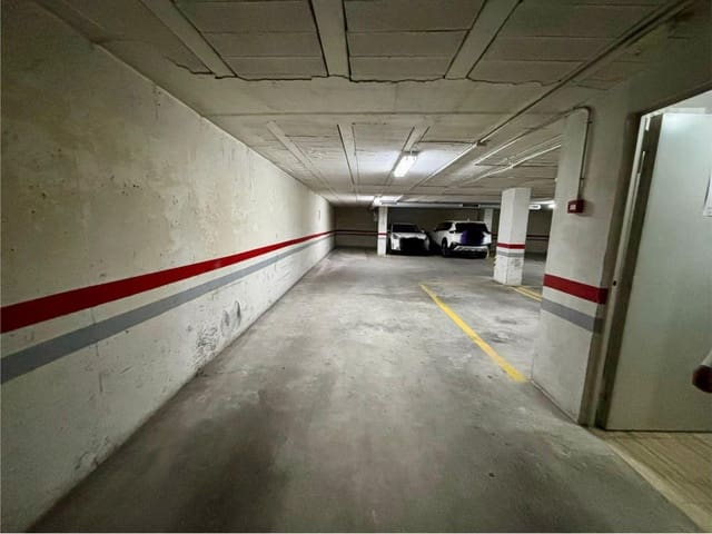 Garage à vendre à Torrevieja - 15 000 € (Ref: 9900232)
