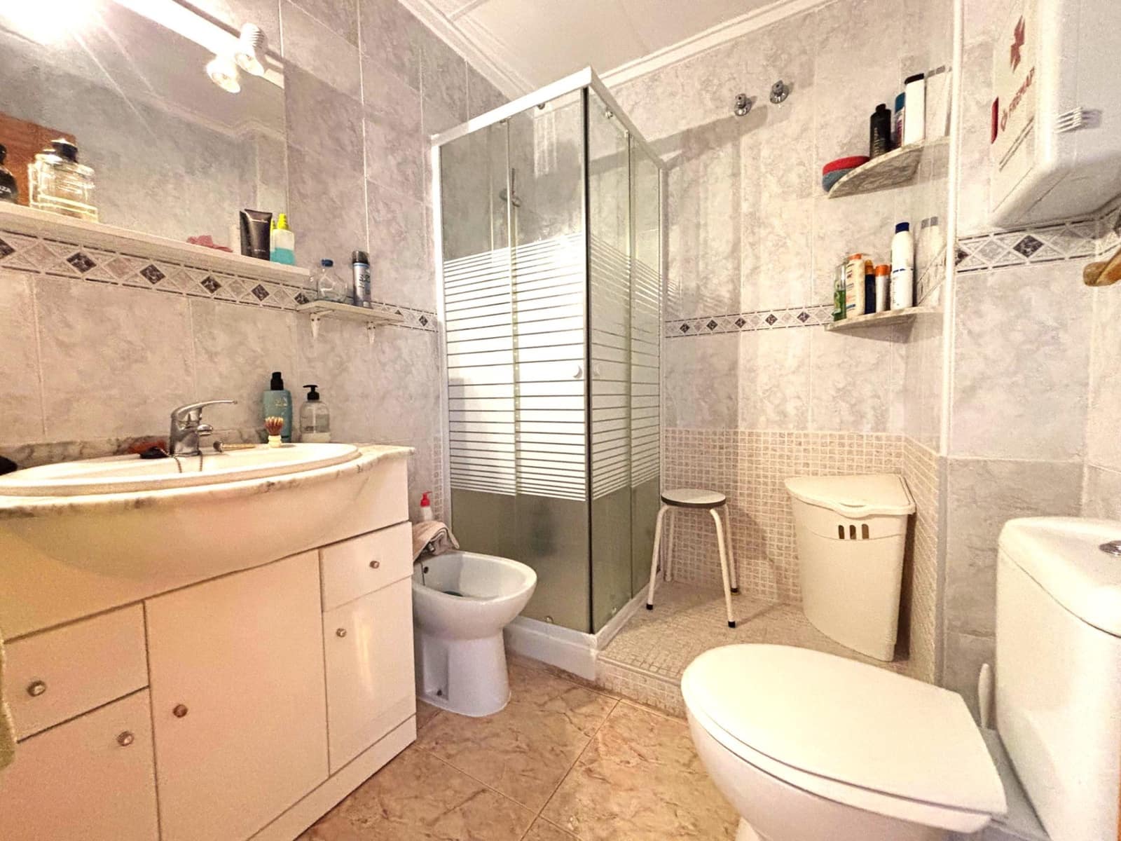 Apartamento de 2 habitaciones en Torrevieja en venta - 115.000 € (Ref: 9963315)