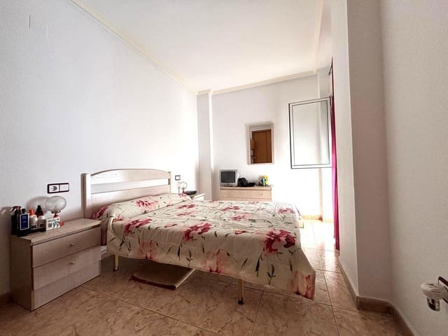 2 makuuhuone Huoneisto myytävänä paikassa Avenida Habaneras - Curva de Palangre, Torrevieja - 115 000 € (Ref: 9963315)
