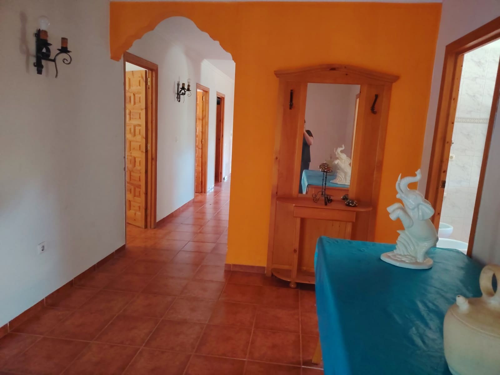 5 bedroom Townhouse for sale in Oliva with pool garage - € 310,000 (Ref: 10001039)