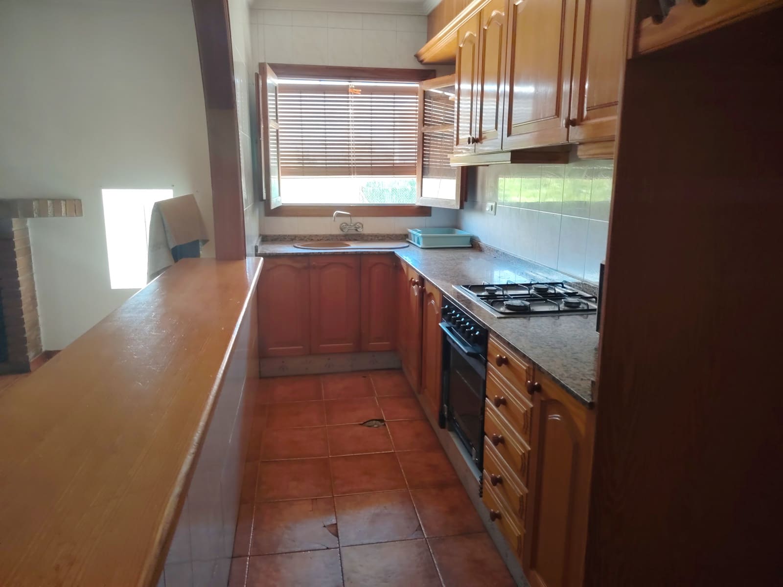 5 bedroom Townhouse for sale in Oliva with pool garage - € 310,000 (Ref: 10001039)