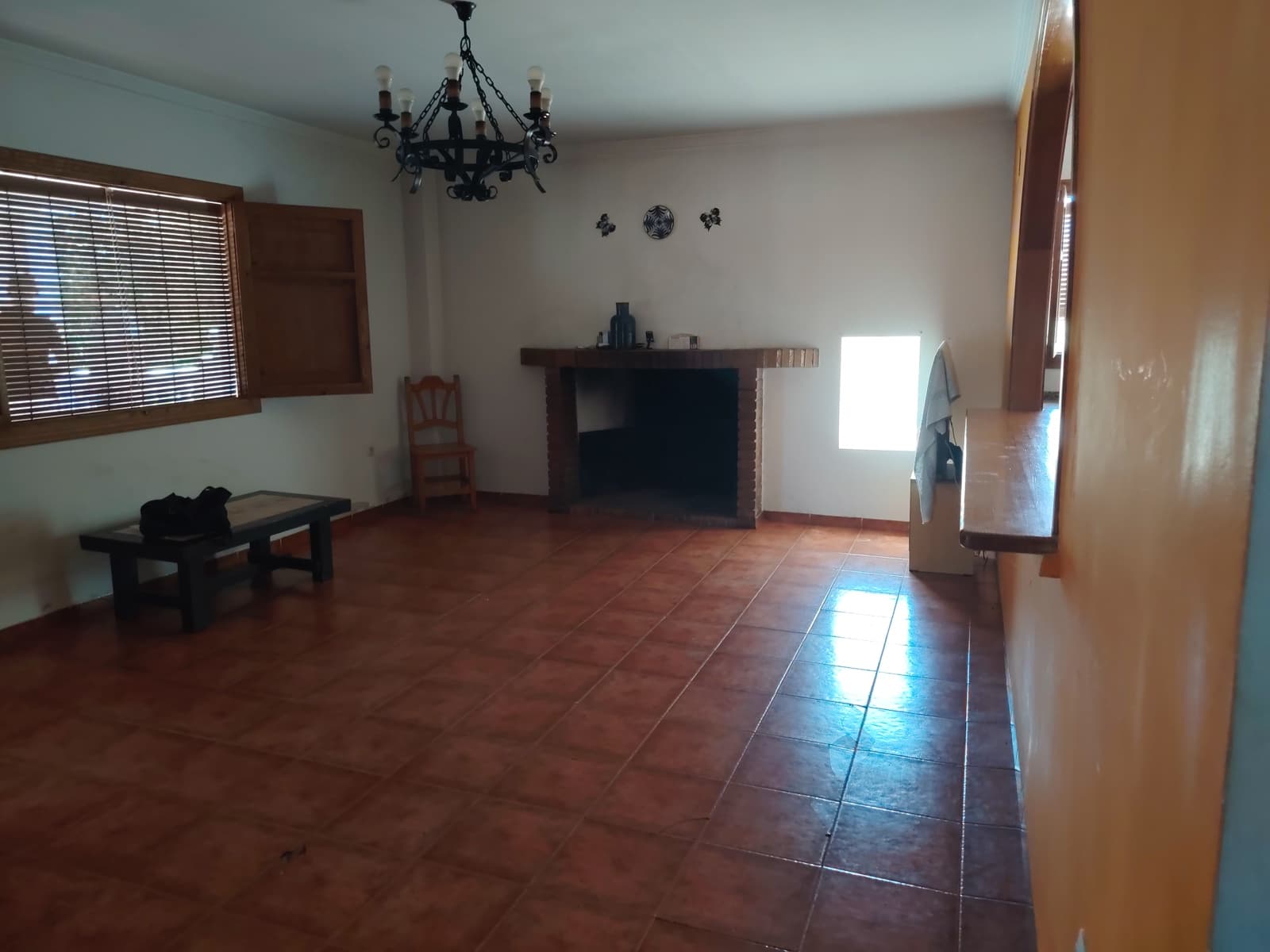 5 bedroom Townhouse for sale in Oliva with pool garage - € 310,000 (Ref: 10001039)