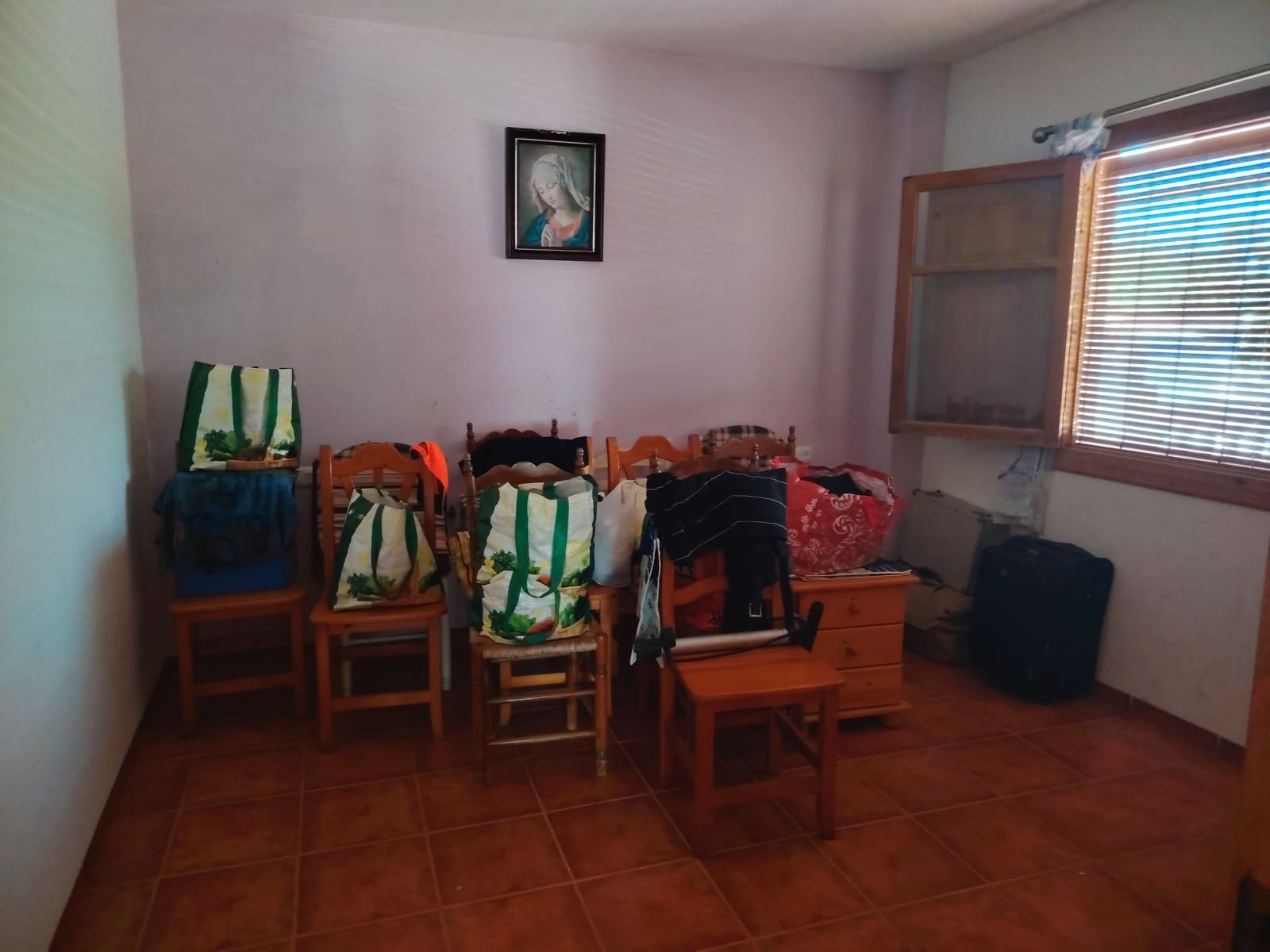 5 bedroom Townhouse for sale in Oliva with pool garage - € 310,000 (Ref: 10001039)
