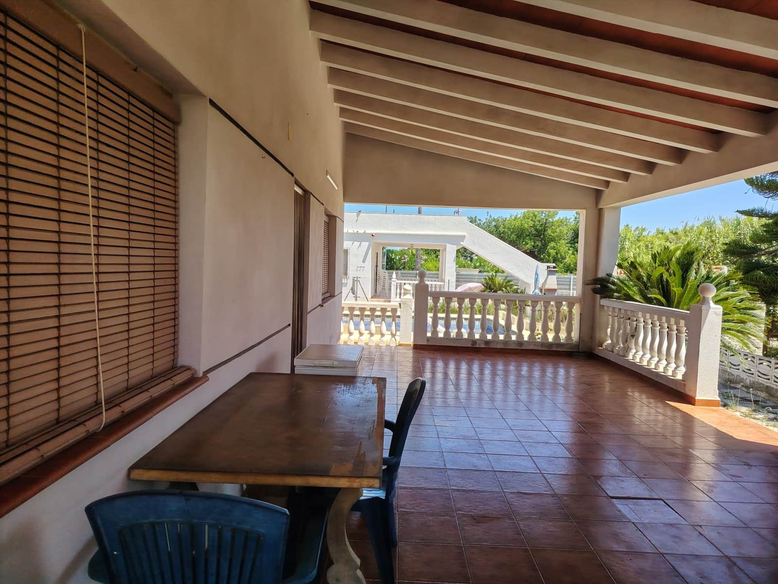 5 bedroom Townhouse for sale in Oliva with pool garage - € 310,000 (Ref: 10001039)
