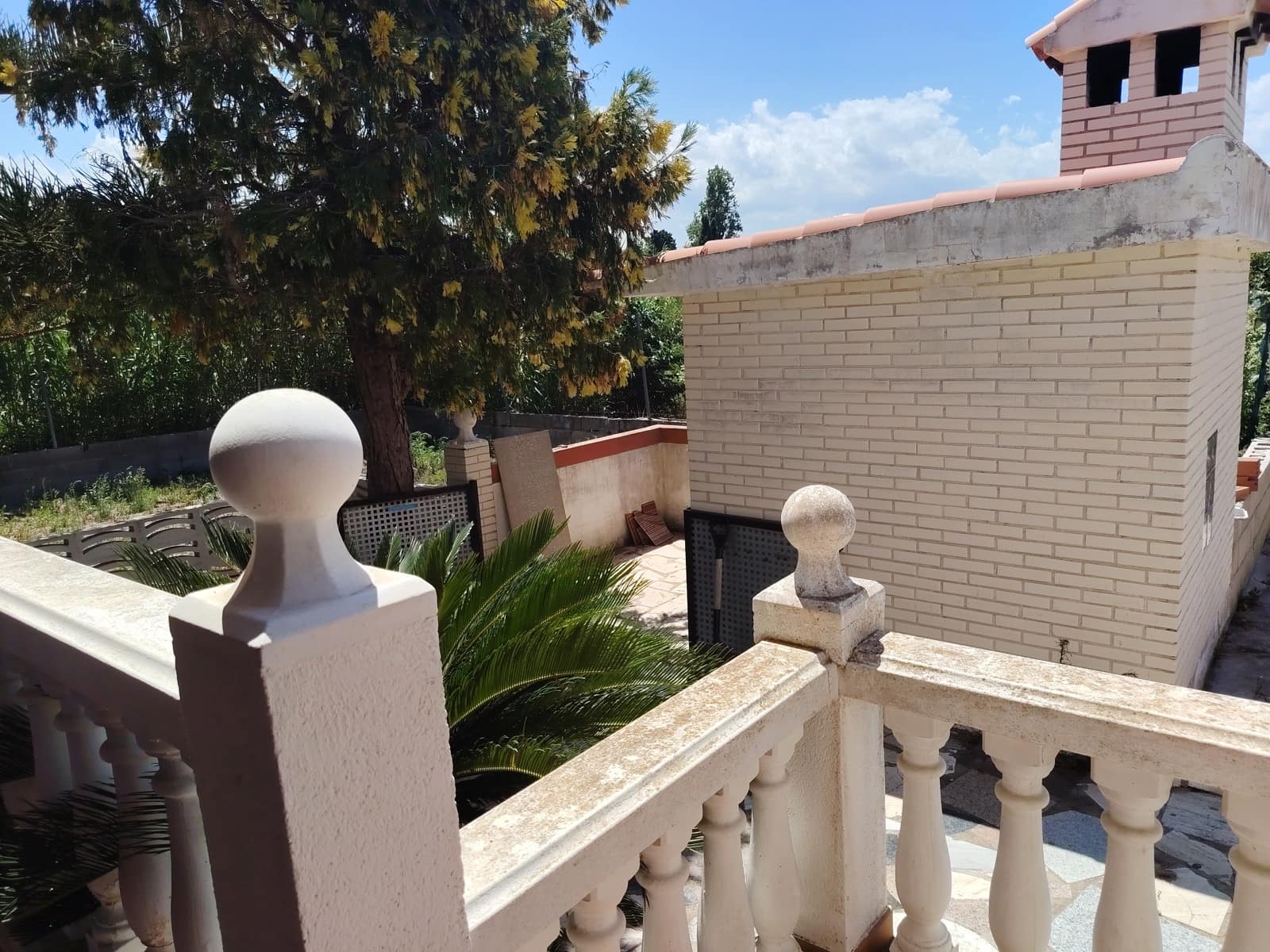 5 bedroom Townhouse for sale in Oliva with pool garage - € 310,000 (Ref: 10001039)