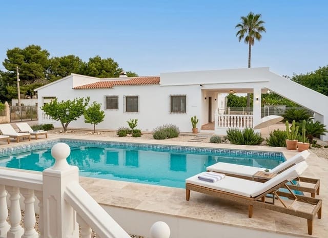 5 bedroom Townhouse for sale in Oliva Pueblo, Oliva with pool garage - € 310,000 (Ref: 10001039)