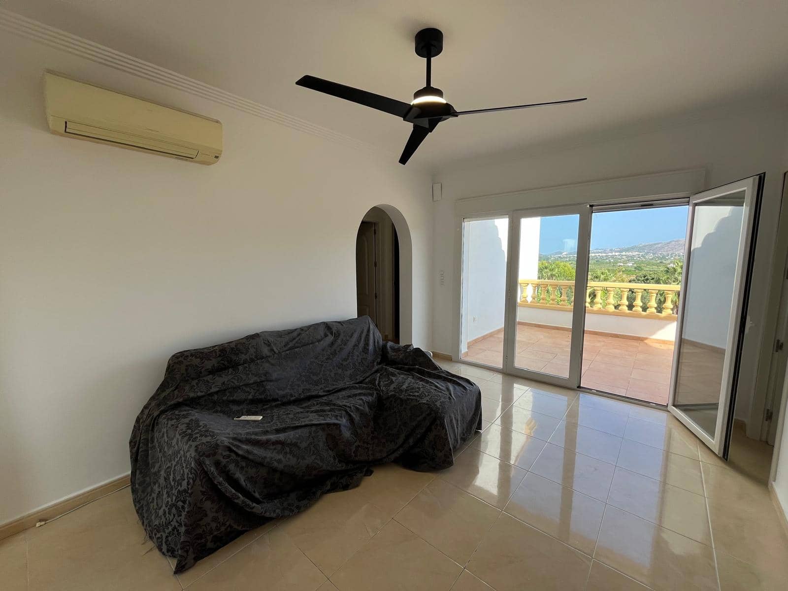 4 chambre Villa/Maison à vendre à Beniarbeig avec piscine garage - 850 000 € (Ref: 10016965)