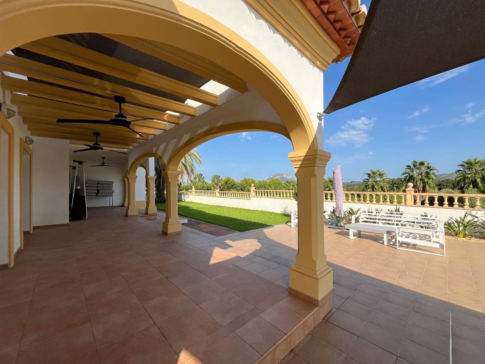 4 chambre Villa/Maison à vendre à Beniarbeig avec piscine garage - 850 000 € (Ref: 10016965)