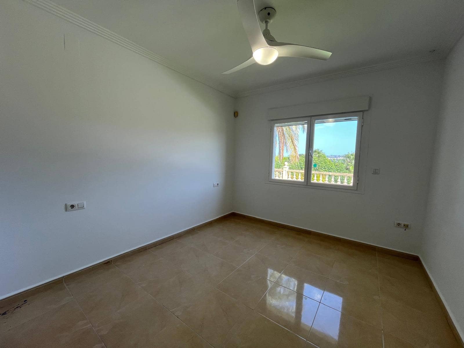 4 chambre Villa/Maison à vendre à Beniarbeig avec piscine garage - 850 000 € (Ref: 10016965)