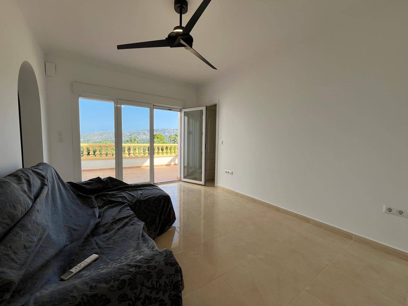 4 chambre Villa/Maison à vendre à Beniarbeig avec piscine garage - 850 000 € (Ref: 10016965)