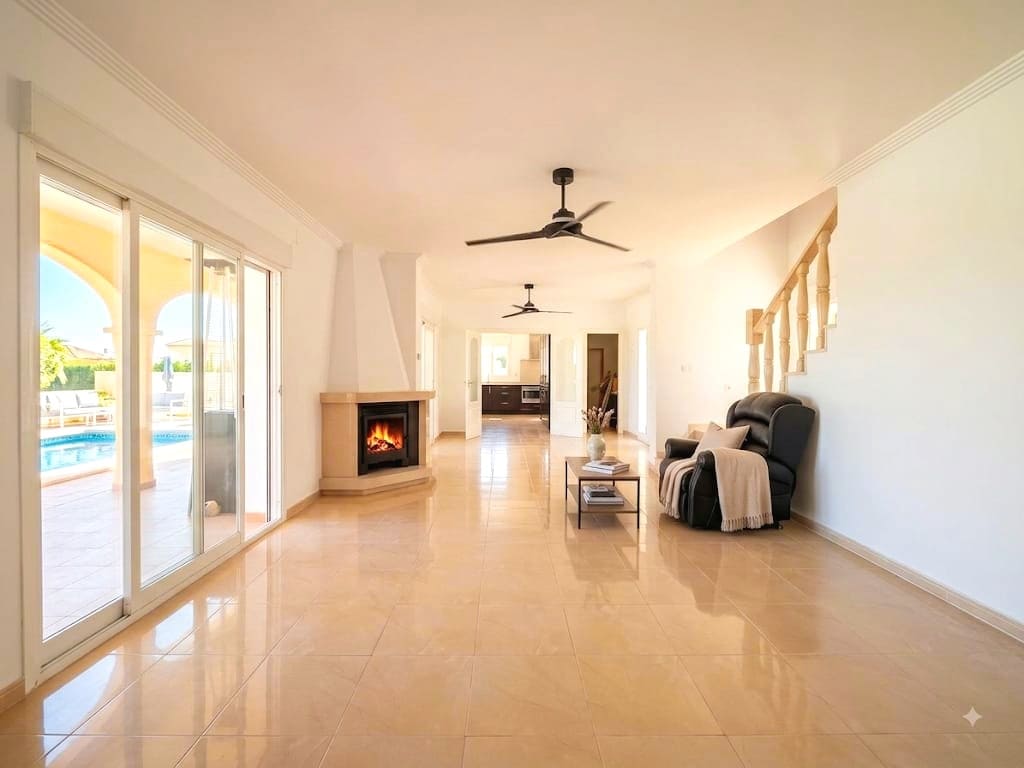 4 bedroom Villa for sale in Beniarbeig with pool garage - € 850,000 (Ref: 10016965)