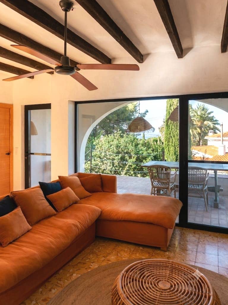 6 bedroom Villa for sale in Denia with pool - € 940,000 (Ref: 10033368)