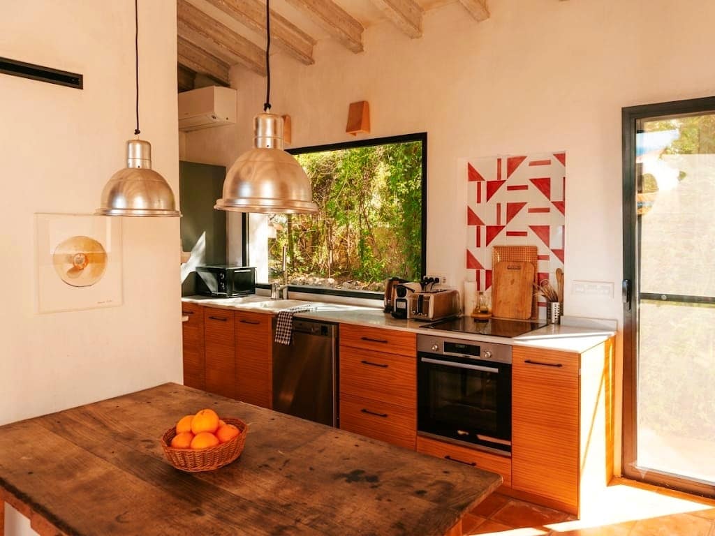 6 bedroom Villa for sale in Denia with pool - € 940,000 (Ref: 10033368)